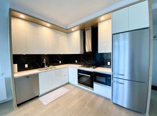 6733 Cambie St, Vancouver, BC