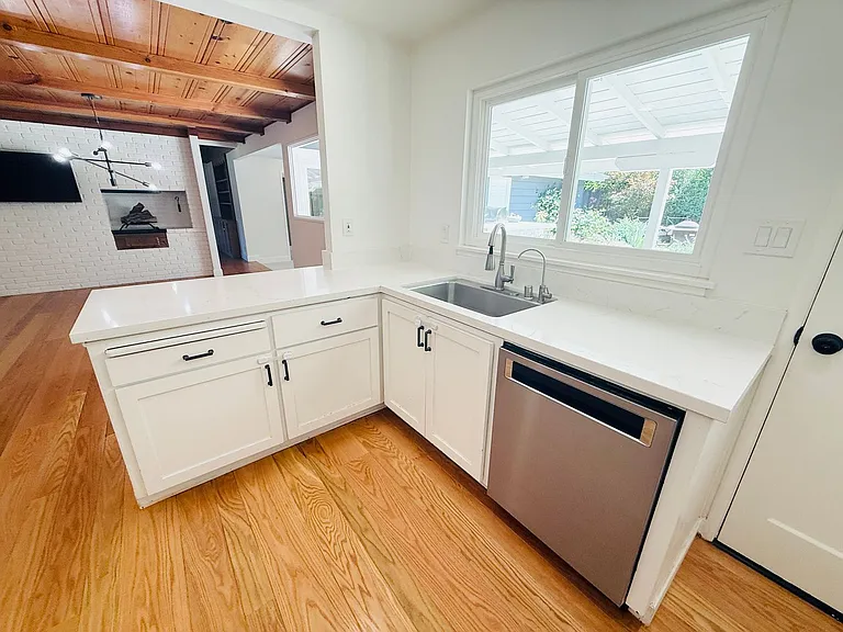 845 McEllen Way — Photo 4