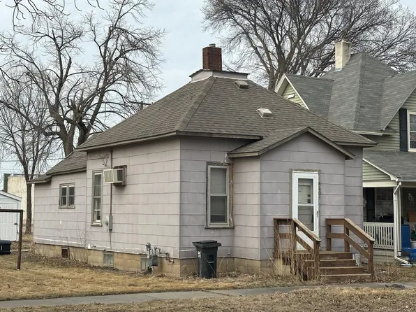 640 Bedal St, Walnut Grove, MN 56180