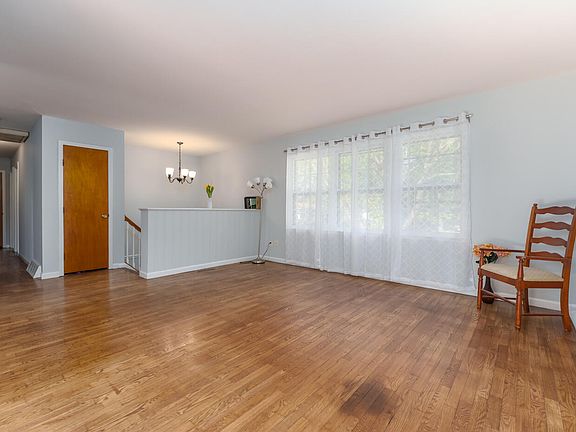 5th image of 6243 Peachtree St