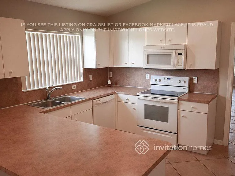 950 SW 164th Ave — Photo 3