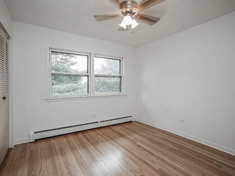 331 E Fullerton Ave — Photo 6
