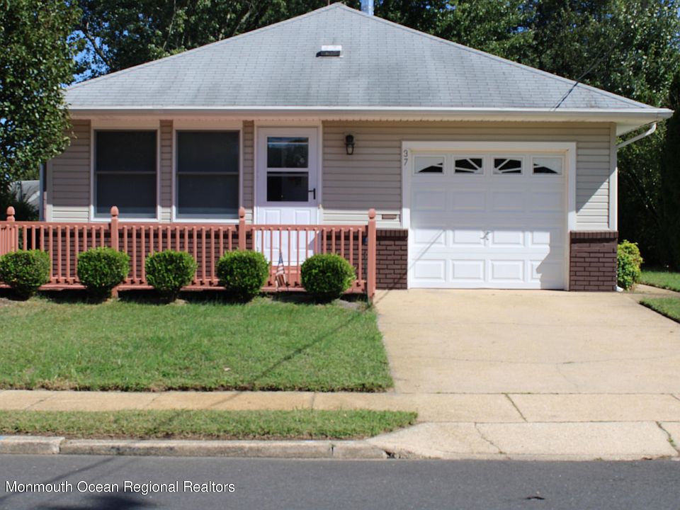 1st image of 37 Palisades Dr