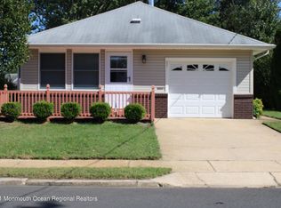 37 Palisades Dr, Toms River, NJ
