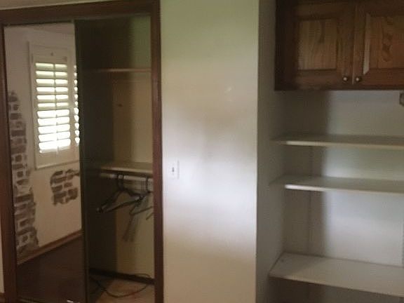 Office or 5th bedroom