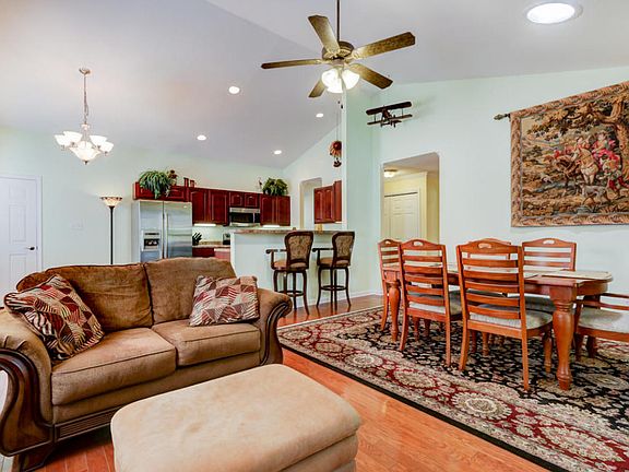 5th image of 8780 Carriage House Way