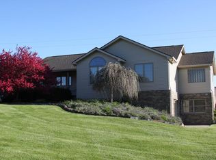 17201 Hickory Rdg, Rose, MI 48442