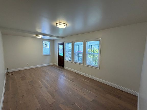 2nd image of 699 W Macarthur Blvd