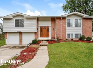 1755 Staunton Ct, Saint Louis, MO