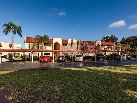 3rd image of 209 Cedarwood Cir #209