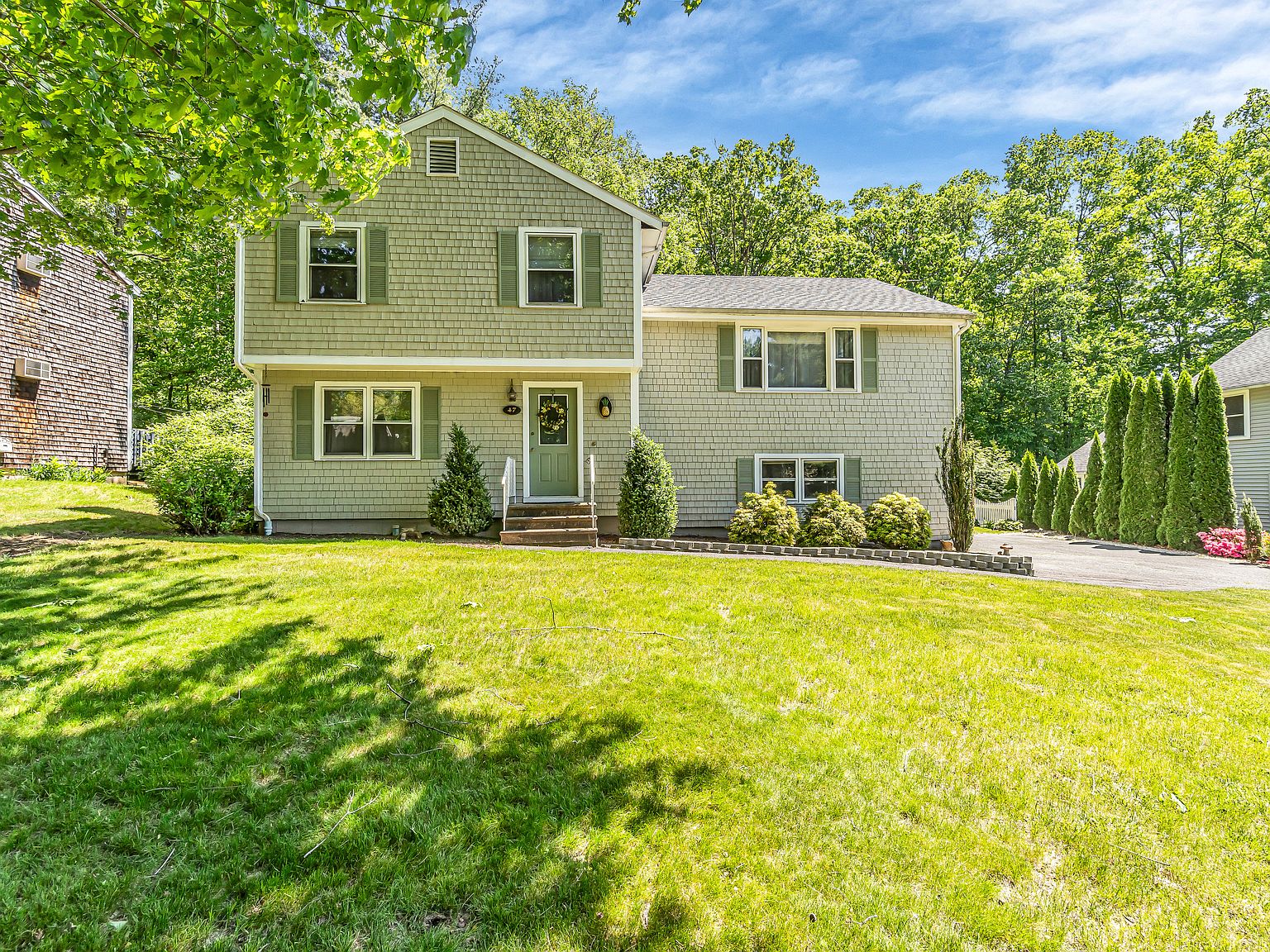 【匿名配送】HOUSES AND GARDENS IN CALIFORNIA 47 Woodside Drive, Unionville, CT 06085 | Zillow