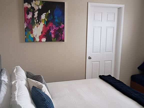 5th image of 1855 Payne St Unit 1