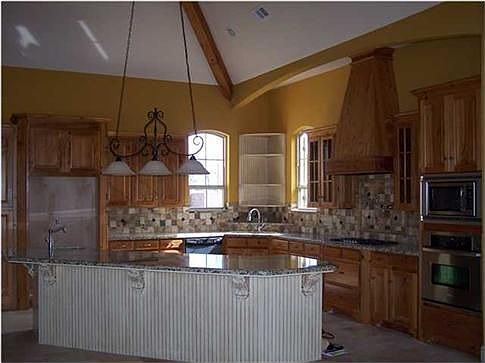 2nd image of 137 Hundred Oaks Dr