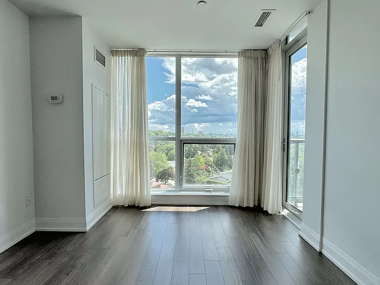 18 Graydon Hall Dr #1110 — Photo 6
