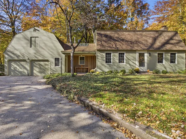 17741 Bayberry Dr, Spring Lake, MI 49456