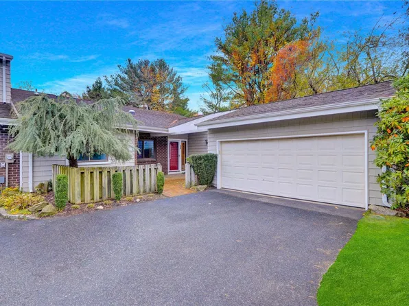104 Boathouse Lane #104, Bay Shore, NY 11706