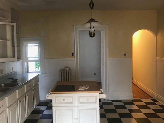 2nd image of 293 Pennsylvania St