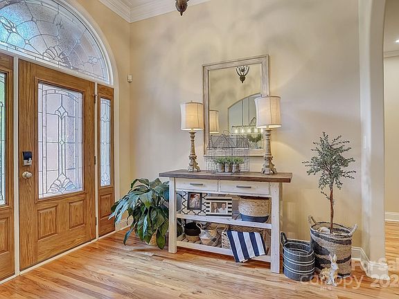 4th image of 4565 River Hills Dr