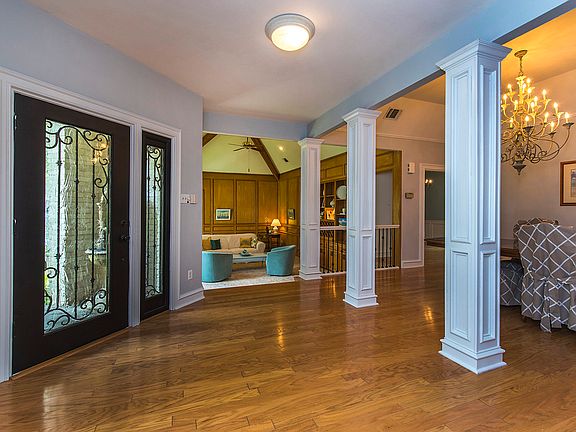 3rd image of 10205 Holme Lacey Ln
