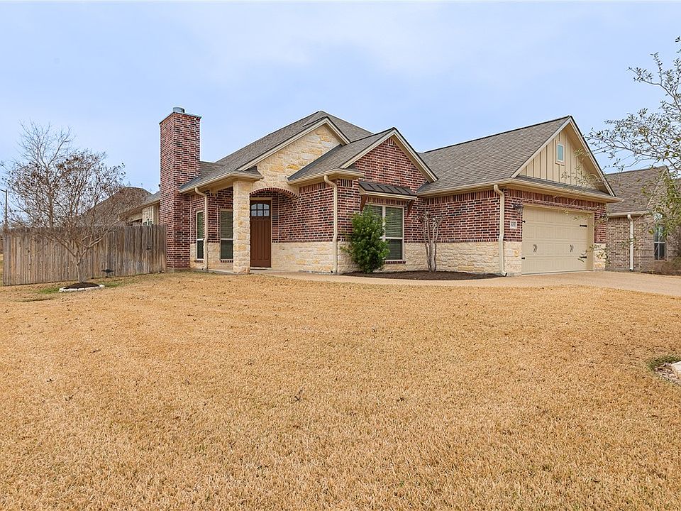 1st image of 2609 Forest Oaks Dr