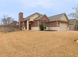 2609 Forest Oaks Dr, College Station, TX 77845