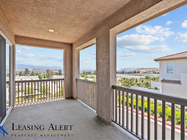24320 Lorenzo Ln — Photo 15