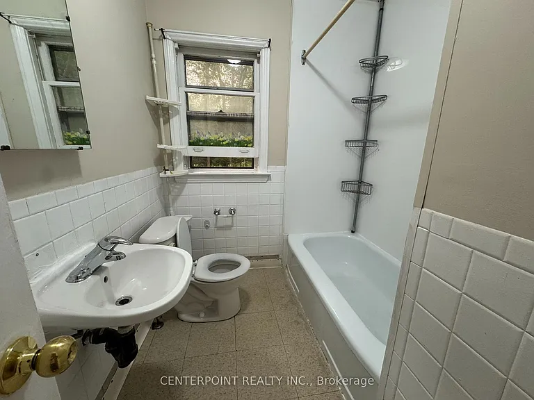 27 Grantbrook St — Photo 10