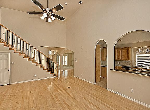 5th image of 10174 Ferry Farm Ln