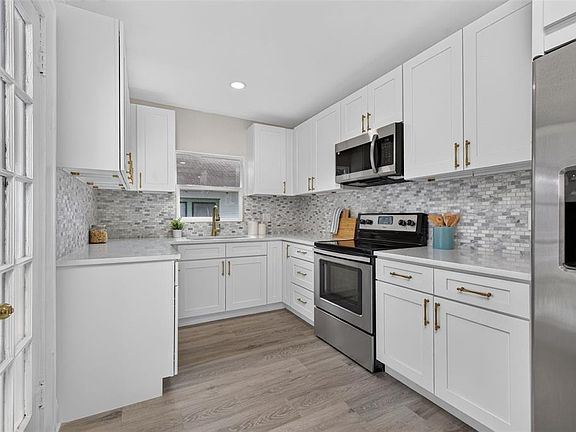 4th image of 1201 OAKHILL STREET