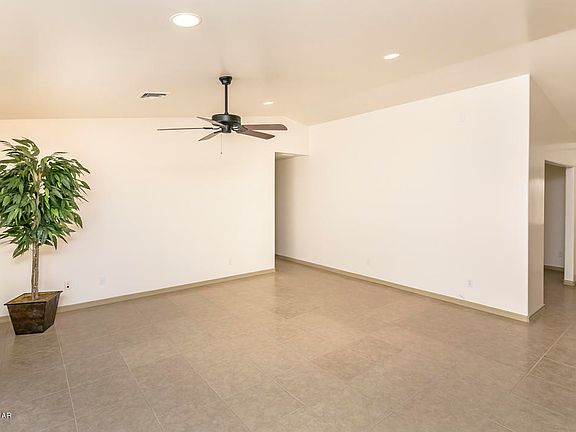 5th image of 2969 Saddleback Dr