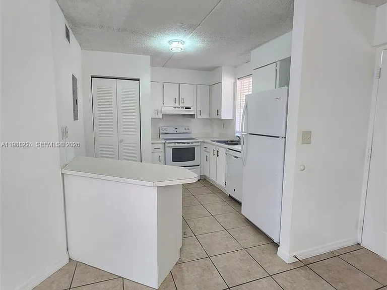 6195 NW 186th St #309 — Photo 3