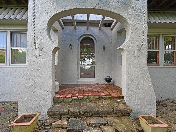 3rd image of 521 W McMillan St