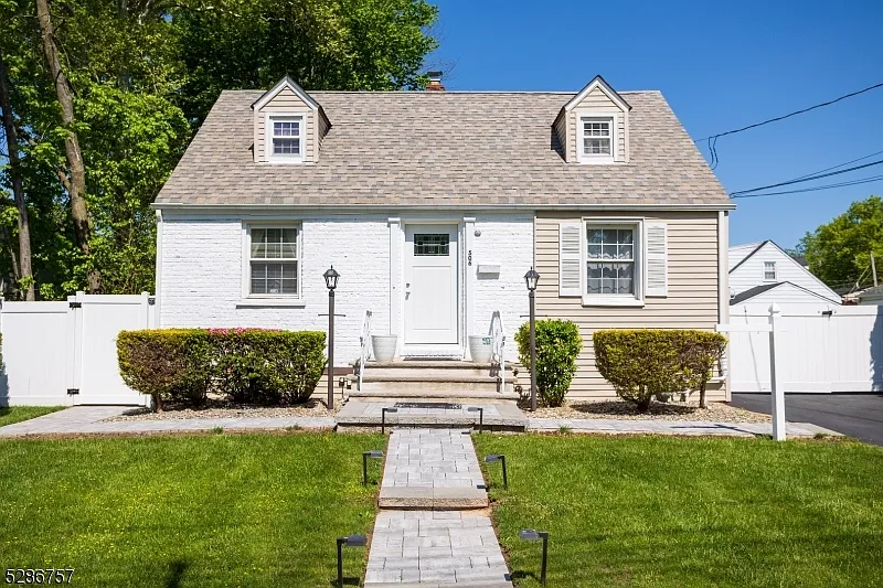 506 BROOKLAWN AVE photo 1