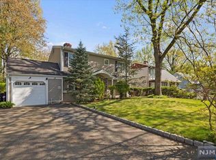 301 Phelps Ave, Bergenfield, NJ 07621