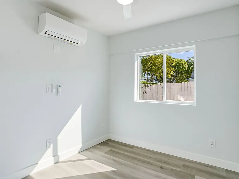 501 N. Ditmar — Photo 25