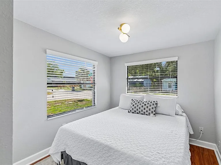 3901 N Ola Ave — Photo 31