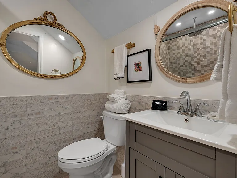 Upstairs Master Bath/shower