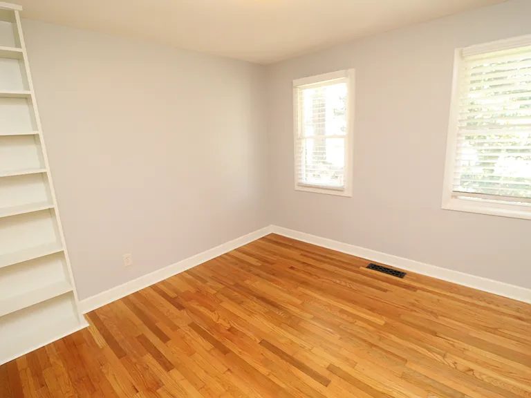1009 Dogwood Ln — Photo 32