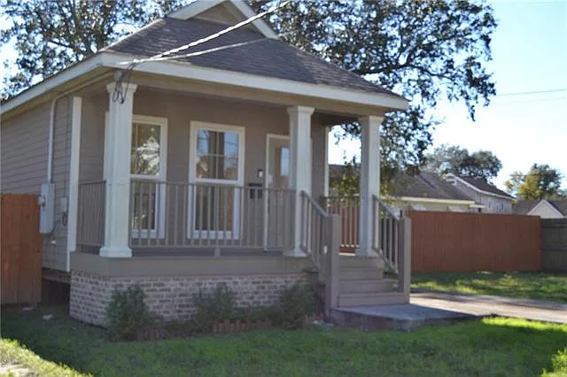 3 bed, 2.0 bath, 1340 sqft, $1,700 — Photo 2