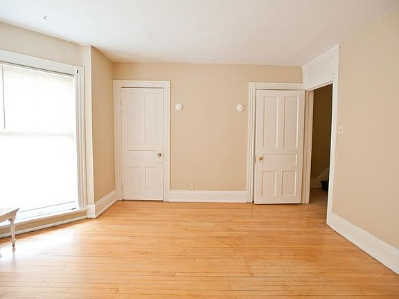 5th image of 2216 E Ivanhoe Pl