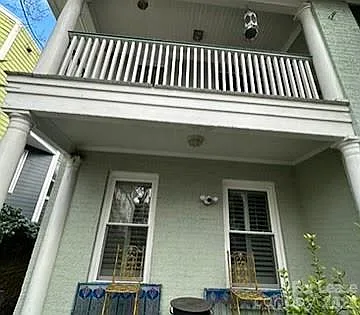 404 W 8th St
