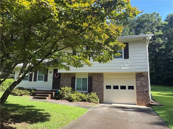 2777 Spanish Oak Dr, Lilburn, GA 30047