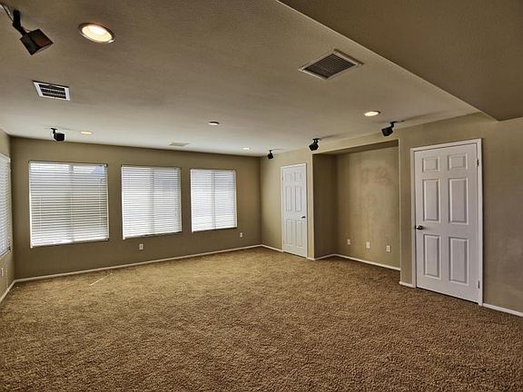 5th image of 44106 Raven Ln