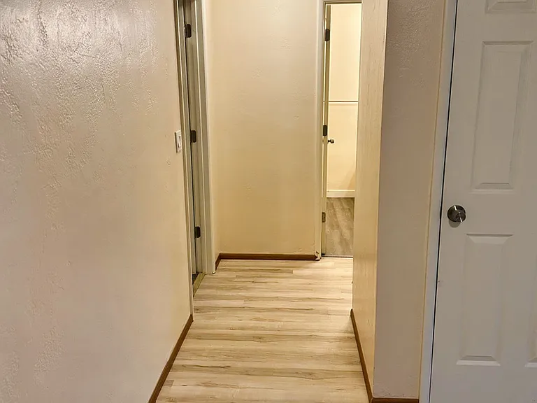 Cedar Apartments — Photo 7
