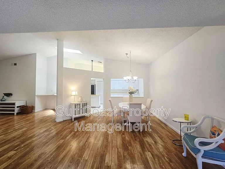 5808 Garden Lakes Dr — Photo 5