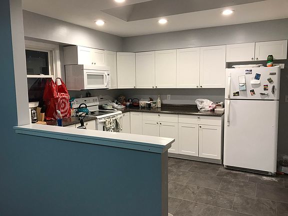 3rd image of 12A Allens Ave #12A