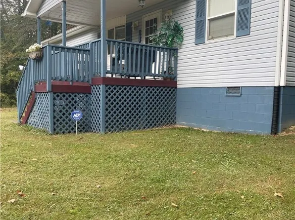 2878 Big Ugly Creek Rd, Chapmanville, WV 25508