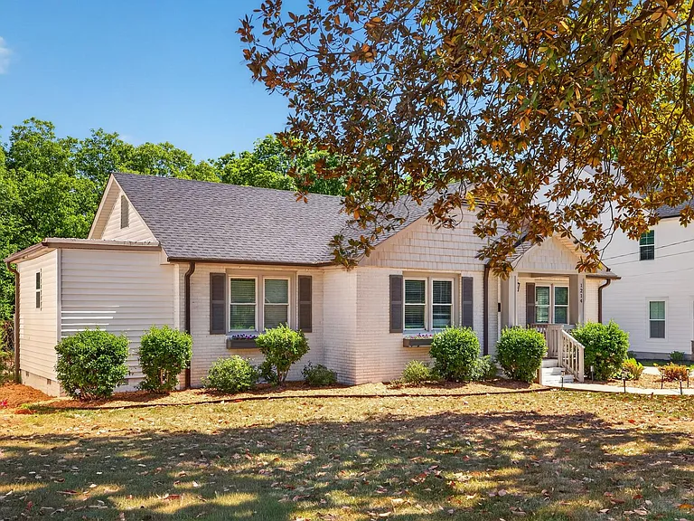1214 N Sharon Amity Rd — Photo 4