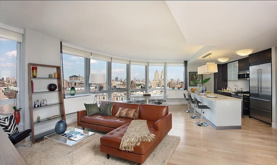 1st image of 200 W 72nd St APT 17B
