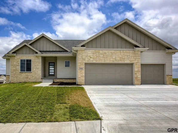 5725 N 196th St, Elkhorn, NE 68022